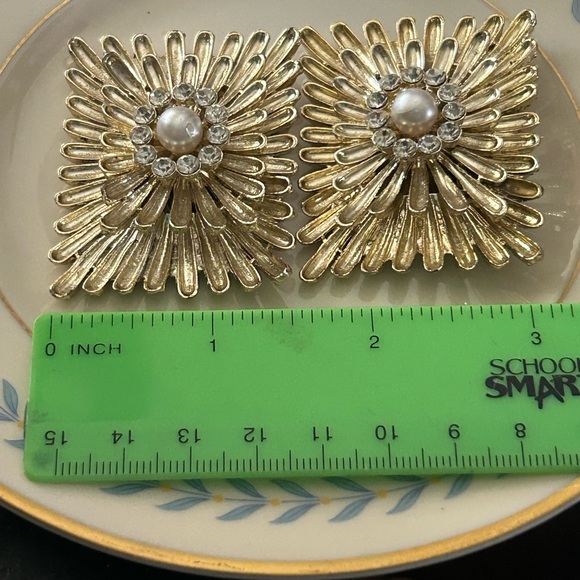 Vintage Shoe Clips in Gold Burst w Rhinestones & Center Pearl - Picture 8 of 9